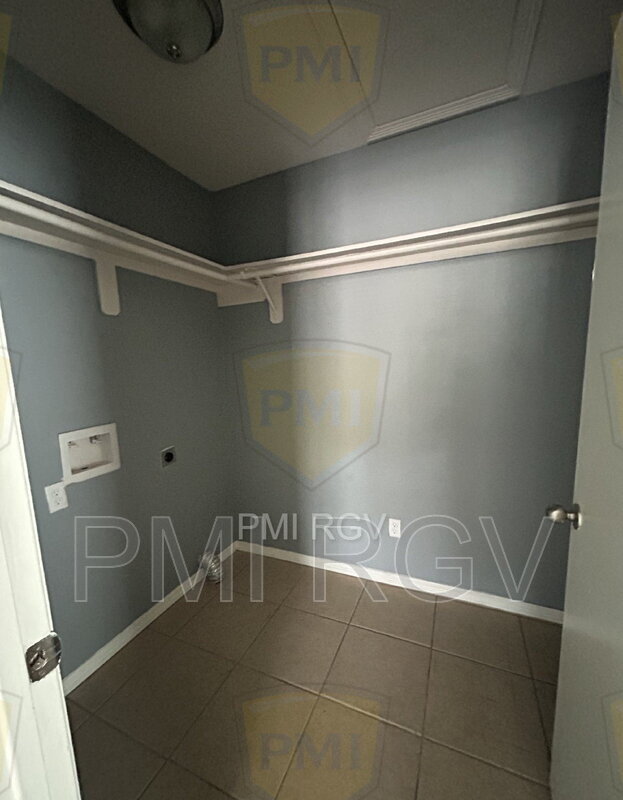 Building Photo - 1410 Quitaca Dr