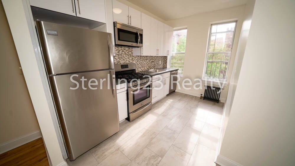 Primary Photo - 41-32 52nd St