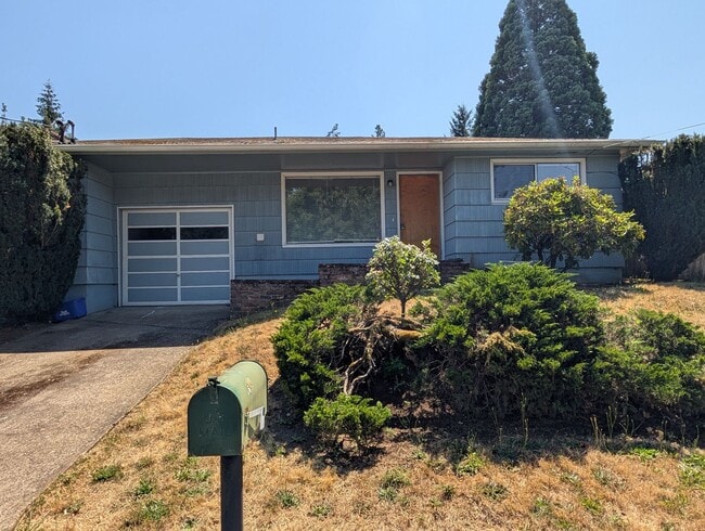 Photo - Spacious 2bd/1bth ~ w/ 1 Car Garage - Fantastic Location ~ Close to Everything!! House