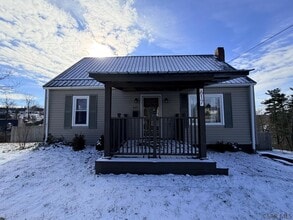 Building Photo - 617 Freedom Ave