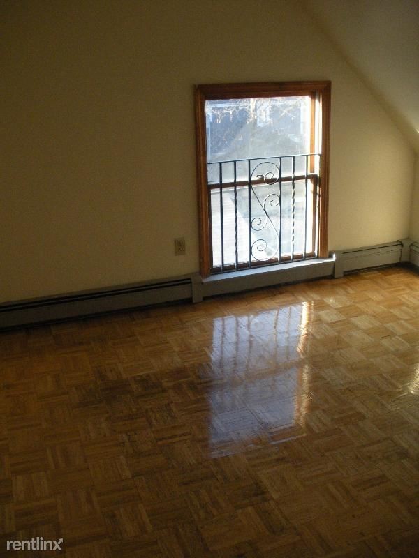 Foto del edificio - 1 br, 1 bath  - 198 School St