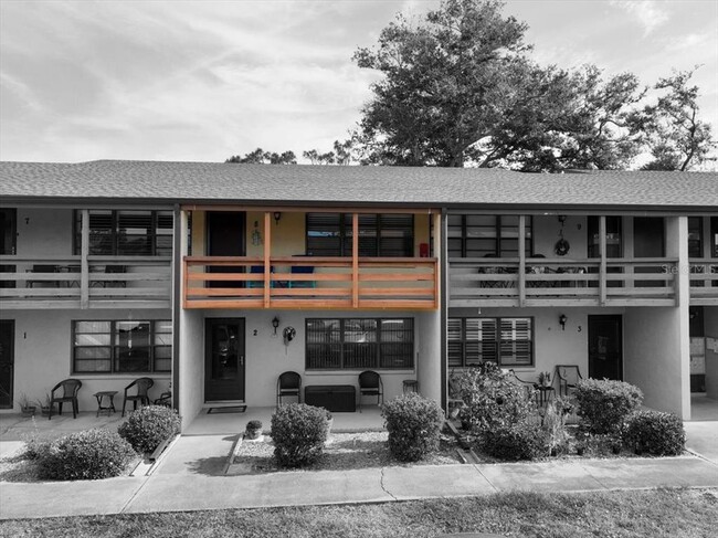 Foto del edificio - 23 Quails Run Blvd