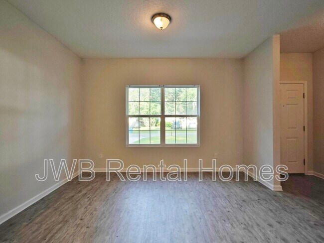 Foto del edificio - 10351 Pinehurst Dr