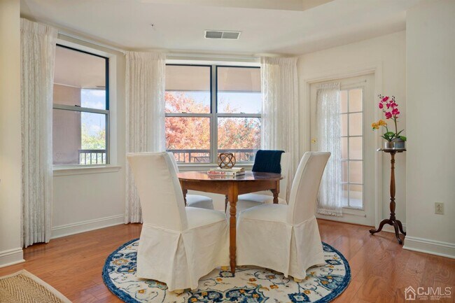 Foto del edificio - 2212 Windrow Dr