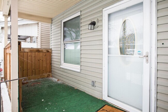 Building Photo - Updated home with fenced in yard