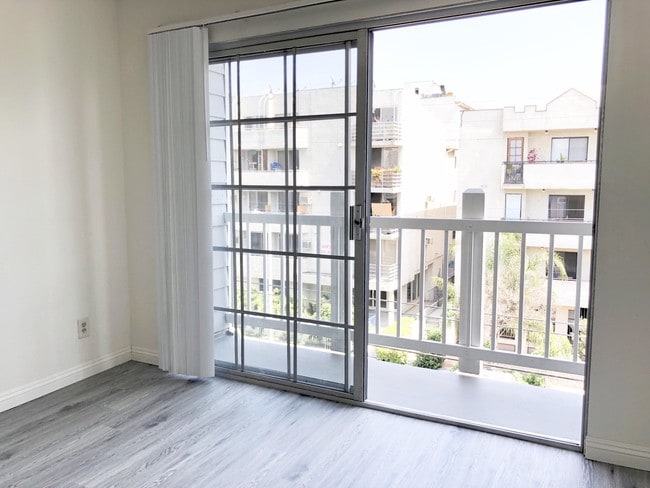 Building Photo - 1 bedroom in Panorama City CA 91402