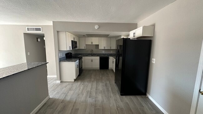 Building Photo - 2808 N 46th Ave