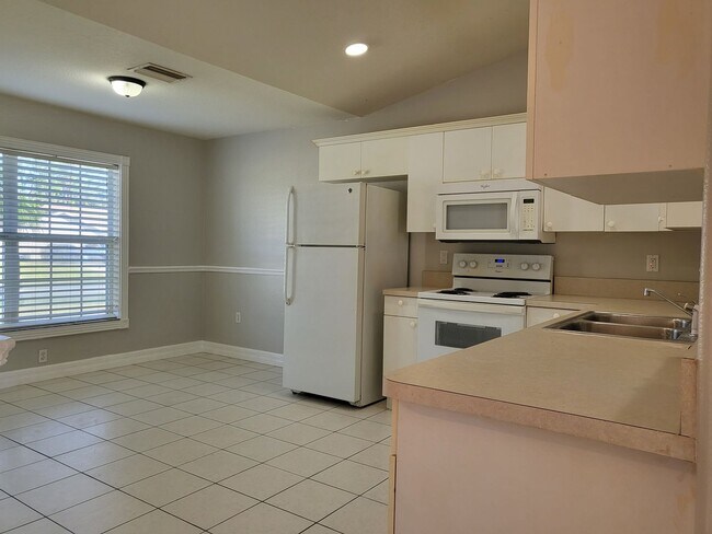 Foto del edificio - N. Salford Beauty - IMMEDIATE OCCUPANCY