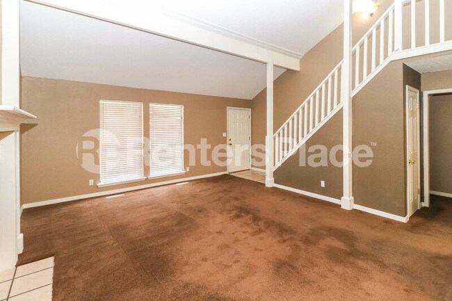 Building Photo - 641 Earthside Dr