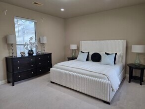 Building Photo - 14454 Summerleaf Ln