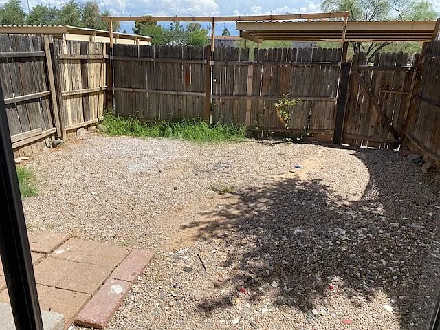 Building Photo - 5880 S Del Moral Blvd