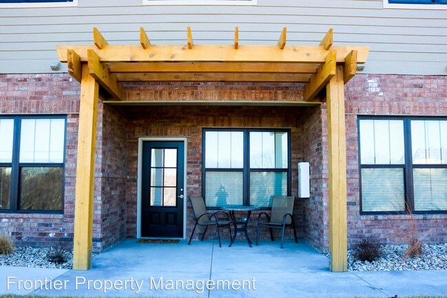 Building Photo - 2029 Vanesta Pl