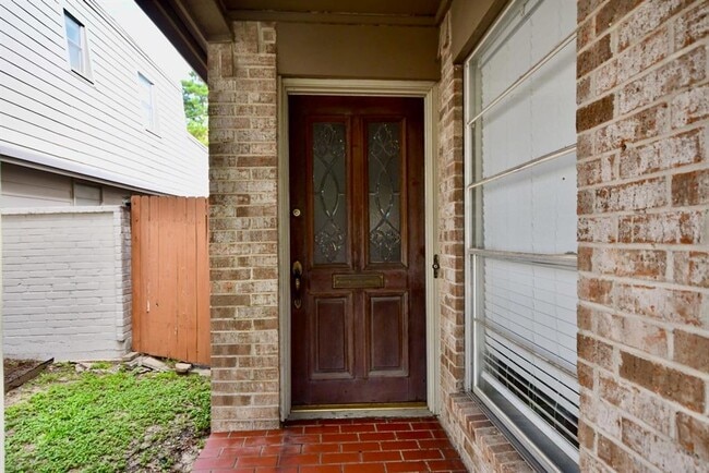 Building Photo - 4404 Basswood Ln