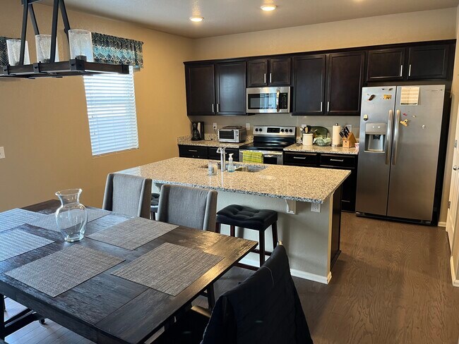 Building Photo - 6706 Coach Light Ct