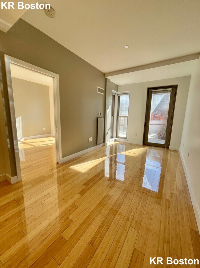 Building Photo - 1105 Boylston St