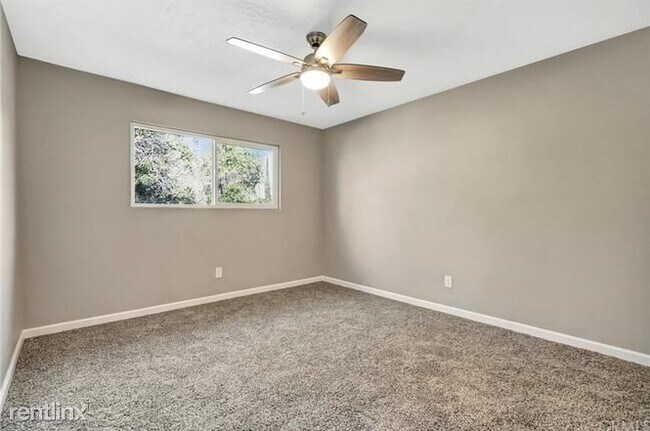 Building Photo - 4 br, 2 bath House - 255 Frost Court