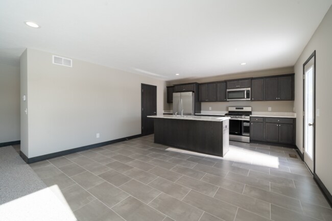 Building Photo - 4 BED, 2.5 BATH 2,900 SQFT BRAND NEW TOWNH...