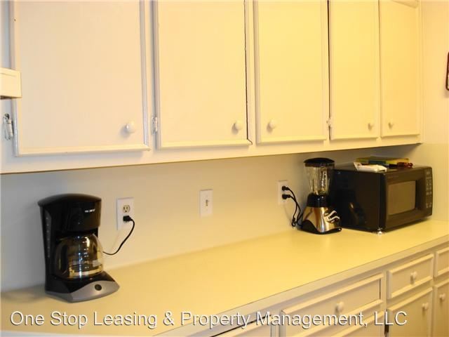 Building Photo - 2 br, 1 bath House - 2402 Pecan