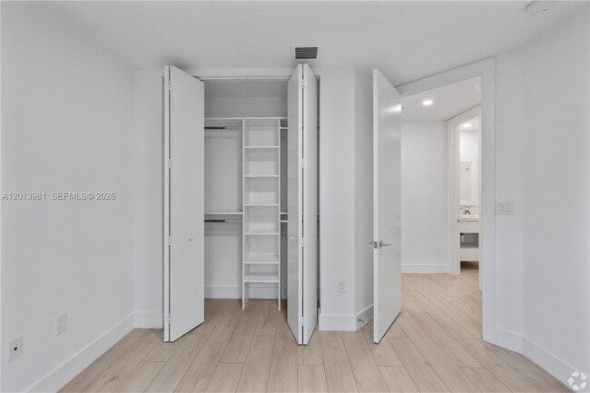 Foto del edificio - 434 SW 10th St