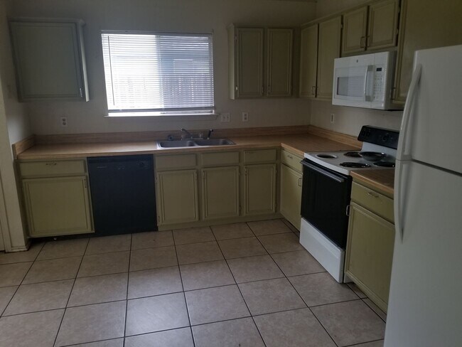 Foto del edificio - 2405 Kilgore Dr