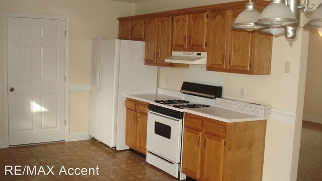 Building Photo - 3 br, 2 bath House - 411 Phillips Ave.