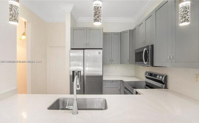 Building Photo - 8320 Lagos De Campo Blvd