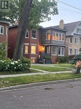 Building Photo - 220 Rose Park Dr