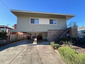 Building Photo - 5830 Jefferson Ave