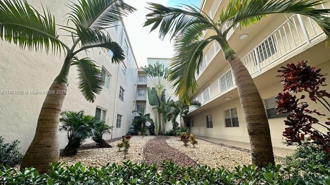 Building Photo - 7715 SW 86th St