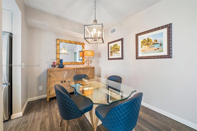 Building Photo - 5800 NE Island Cove Way