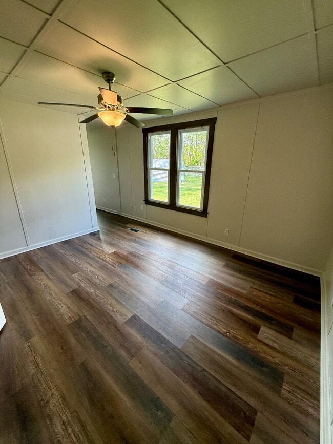 Foto del edificio - 3 Bedroom / 2 Bath House in Springfield