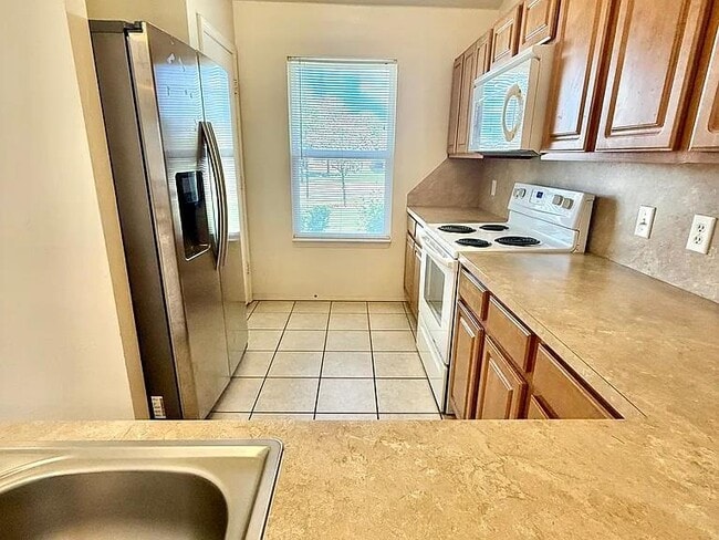 Building Photo - 2821 Fennel Rd