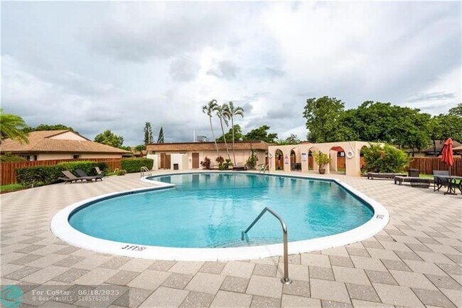 Foto del edificio - 2516 SW 74th Terrace