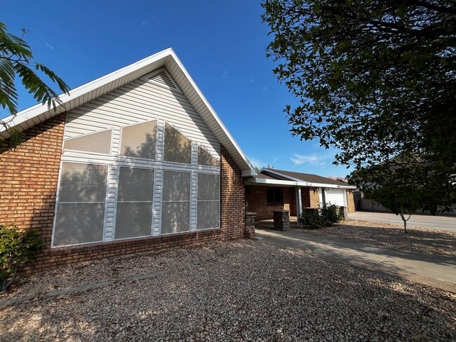 Building Photo - SPACIOUS HOME IN SANTA CLARA COMING SOON!