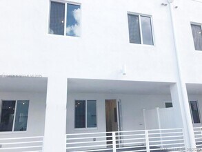 Building Photo - 10229 NW 64th Terrace