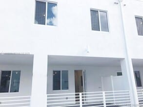 Building Photo - 10229 NW 64th Terrace