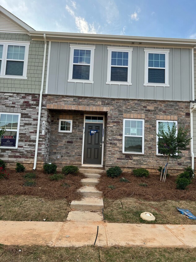Foto principal - 406 Sagecroft Ln