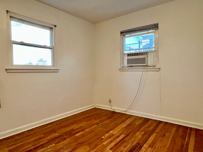 Foto del edificio - 80 Franklin Ave