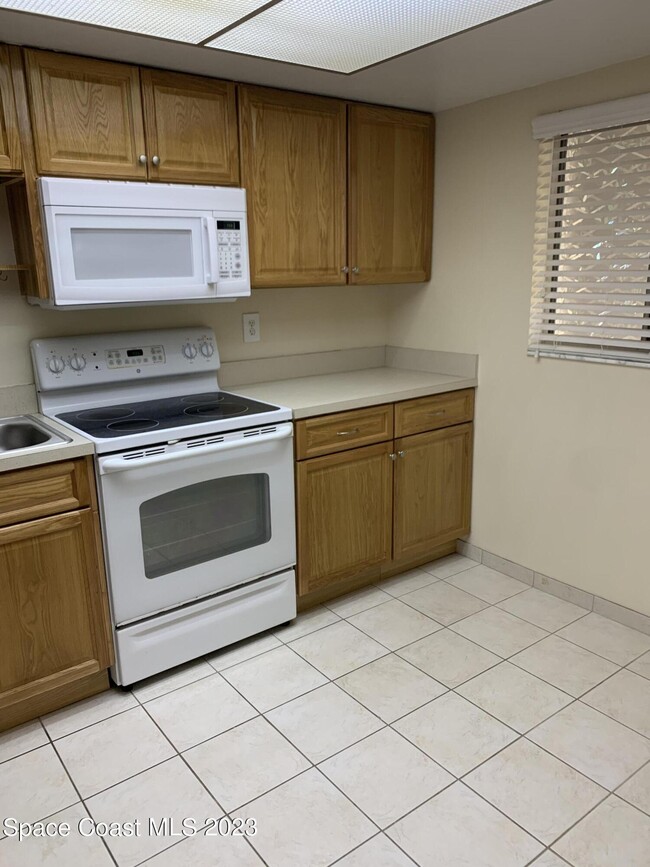 Building Photo - 3025 Thrush Dr