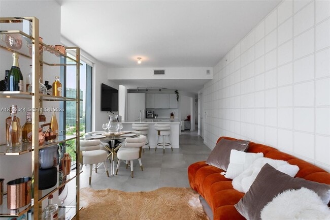 Foto del edificio - 501 NE 31st St