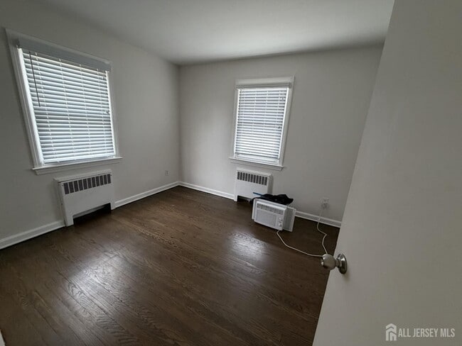 Foto del edificio - 2729 Woodbridge Ave