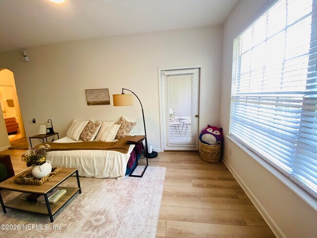 Foto del edificio - 10550 Baymeadows Rd