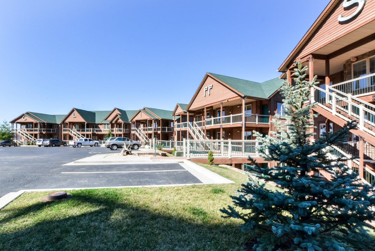 Building I Apartments in Branson, MO