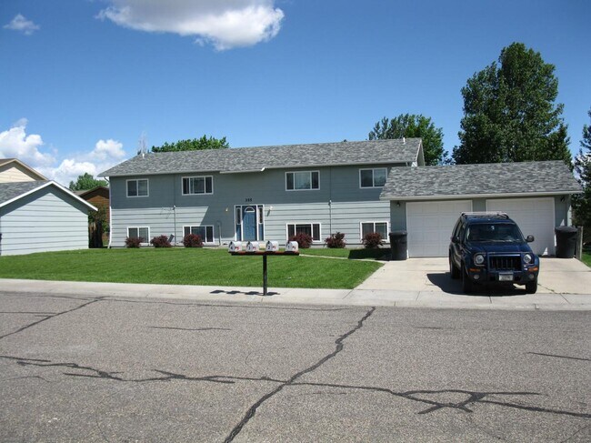 Foto del edificio - 355 Aristocrat Dr