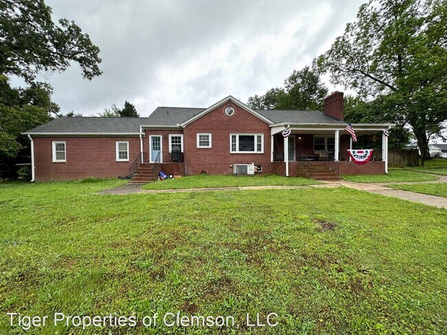 Building Photo - 3 br, 2 bath House - 208 Gaines St