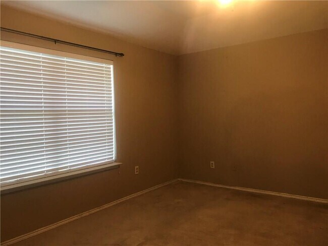 Foto del edificio - 4013 Shady Meadow Ln