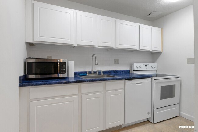 Foto del edificio - 1634 Farmington Ave