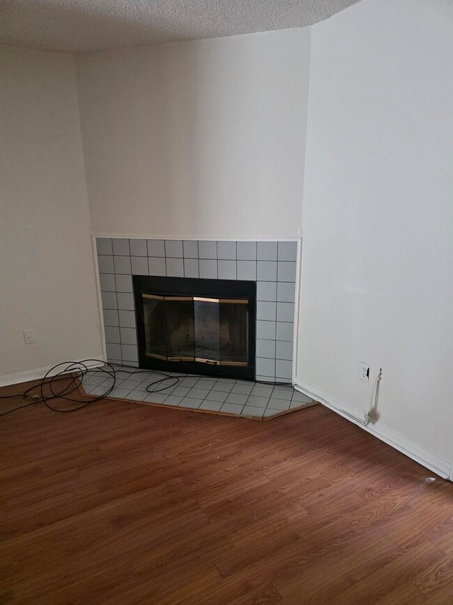 Building Photo - BAR4649     8