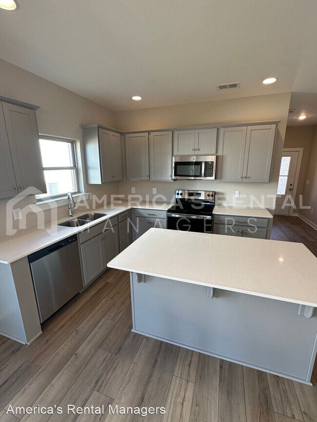 Building Photo - 4 br, 2 bath House - 3764 Seaside Sparrow ...