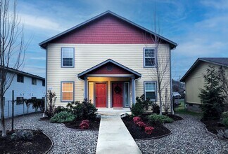 Building Photo - 416-426 NE Jackson St